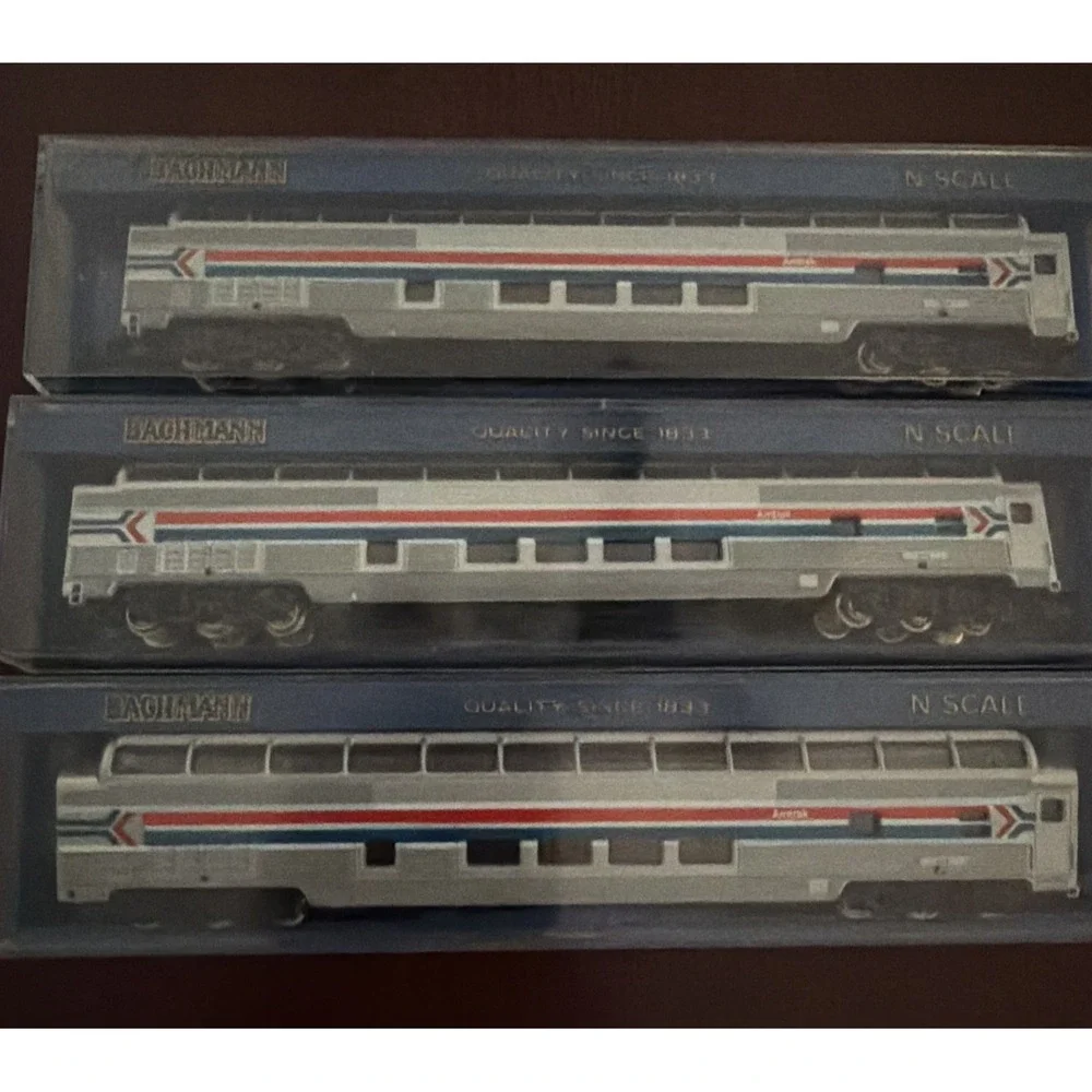 Bachmann N Scale Amtrak 3 Full Dome Passenger Cars # 53-1043-05 1 Diesel Engine
